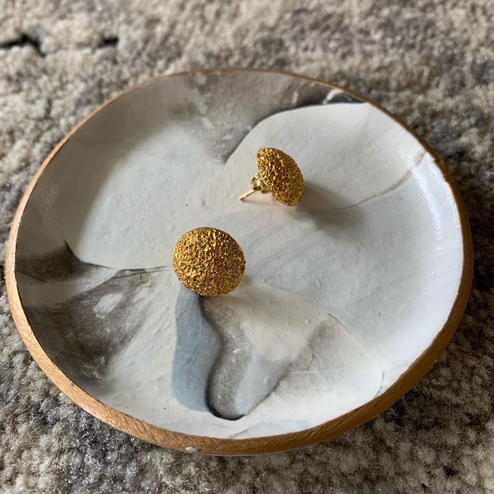 Vintage Gold Textured Round Earrings ✨